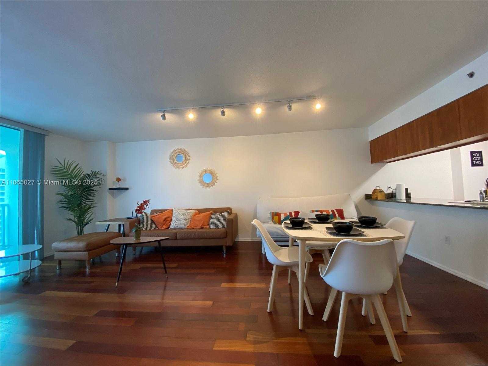 Small Image of 1200 BRICKELL BAY DR #2908, Miami Number 18