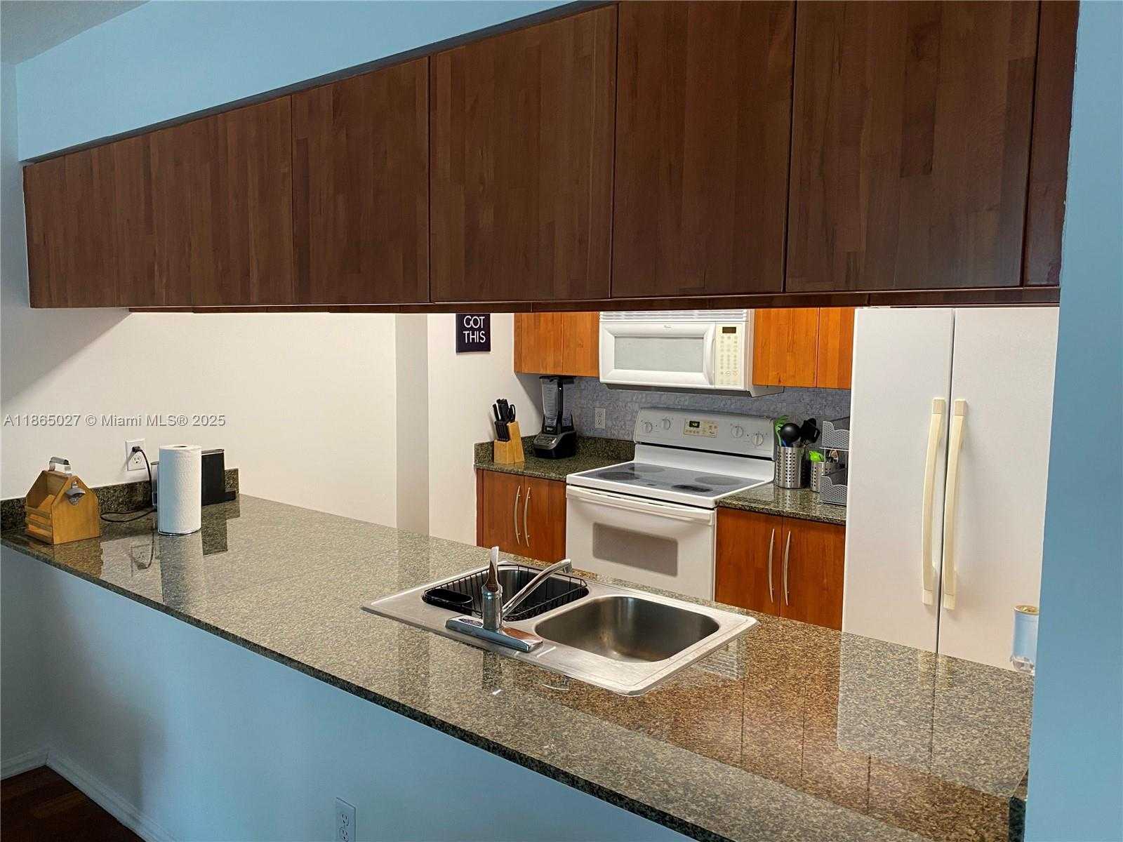 Small Image of 1200 BRICKELL BAY DR #2908, Miami Number 21