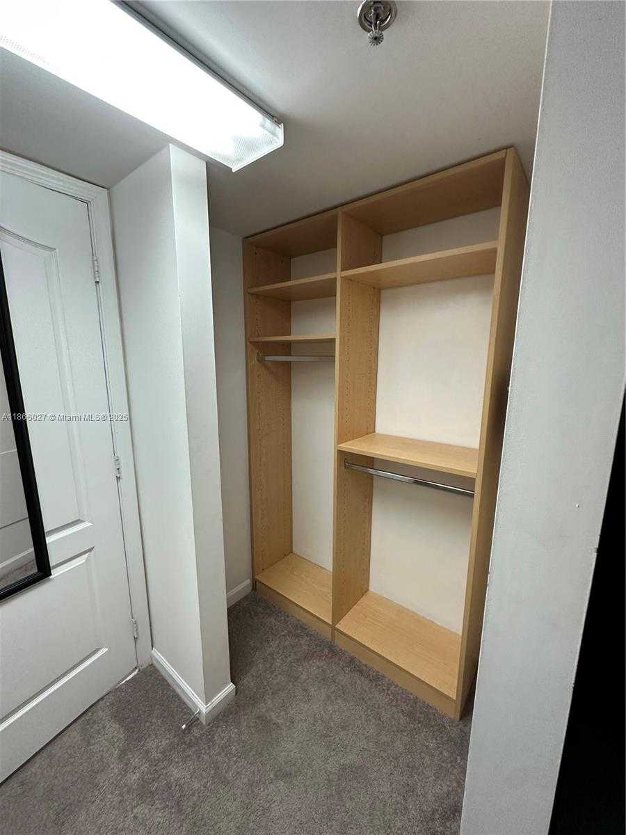 Small Image of 1200 BRICKELL BAY DR #2908, Miami Number 27