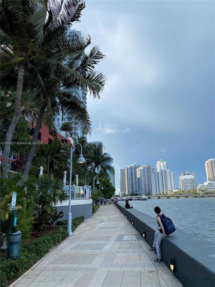 Small Image of 1200 BRICKELL BAY DR #2908, Miami Number 3