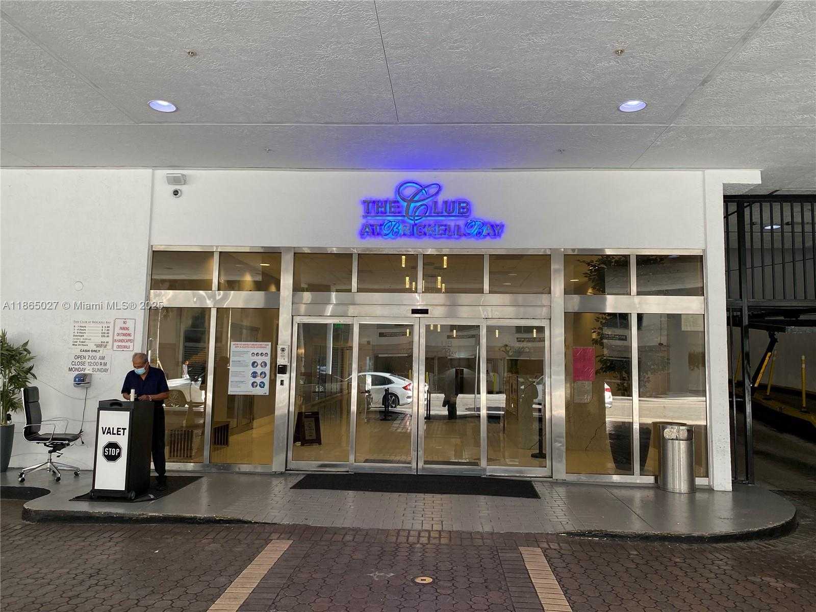 Small Image of 1200 BRICKELL BAY DR #2908, Miami Number 4