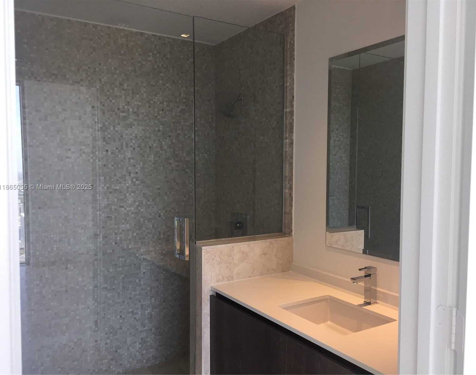 Small Image of 68 SOUTH EAST 6TH ST #2611, Miami Number 16