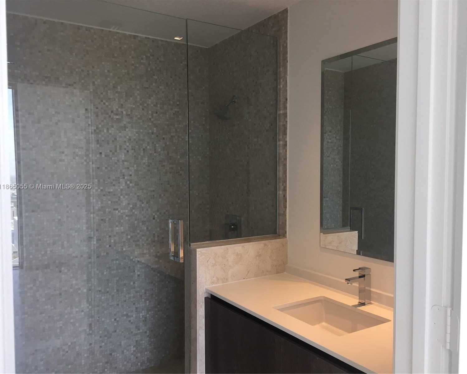 Small Image of 68 SOUTH EAST 6TH ST #2611, Miami Number 17