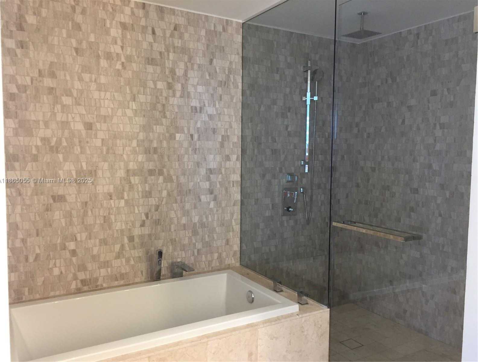 Small Image of 68 SOUTH EAST 6TH ST #2611, Miami Number 24