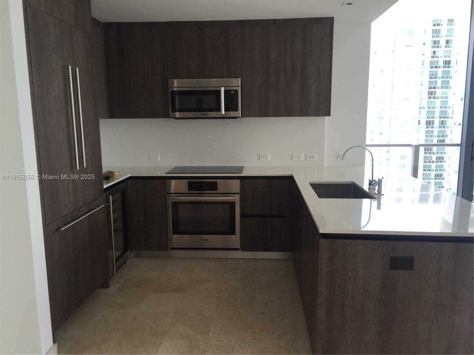 Small Image of 68 SOUTH EAST 6TH ST #2611, Miami Number 6