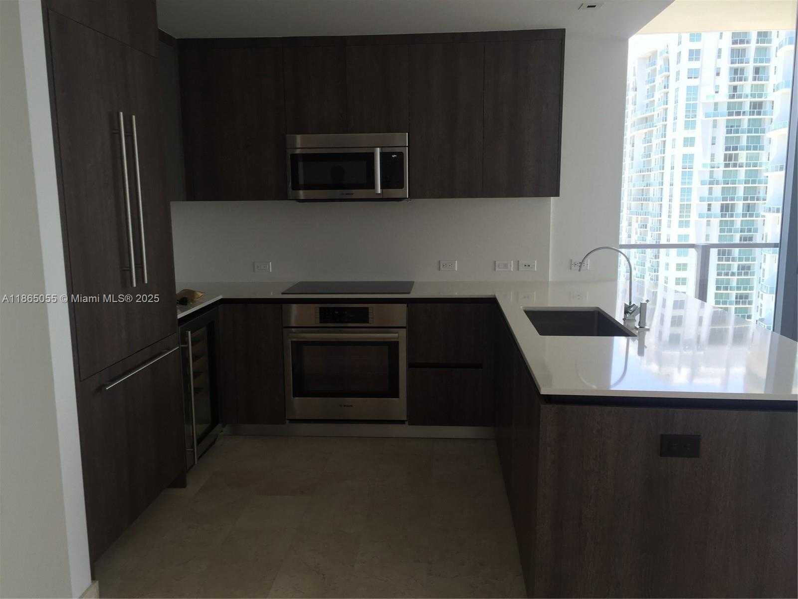 Small Image of 68 SOUTH EAST 6TH ST #2611, Miami Number 7