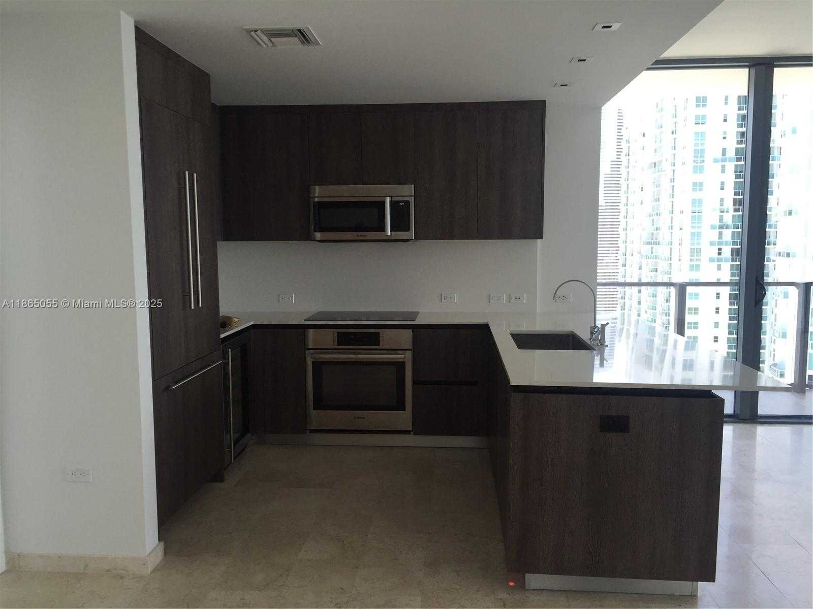 Small Image of 68 SOUTH EAST 6TH ST #2611, Miami Number 8