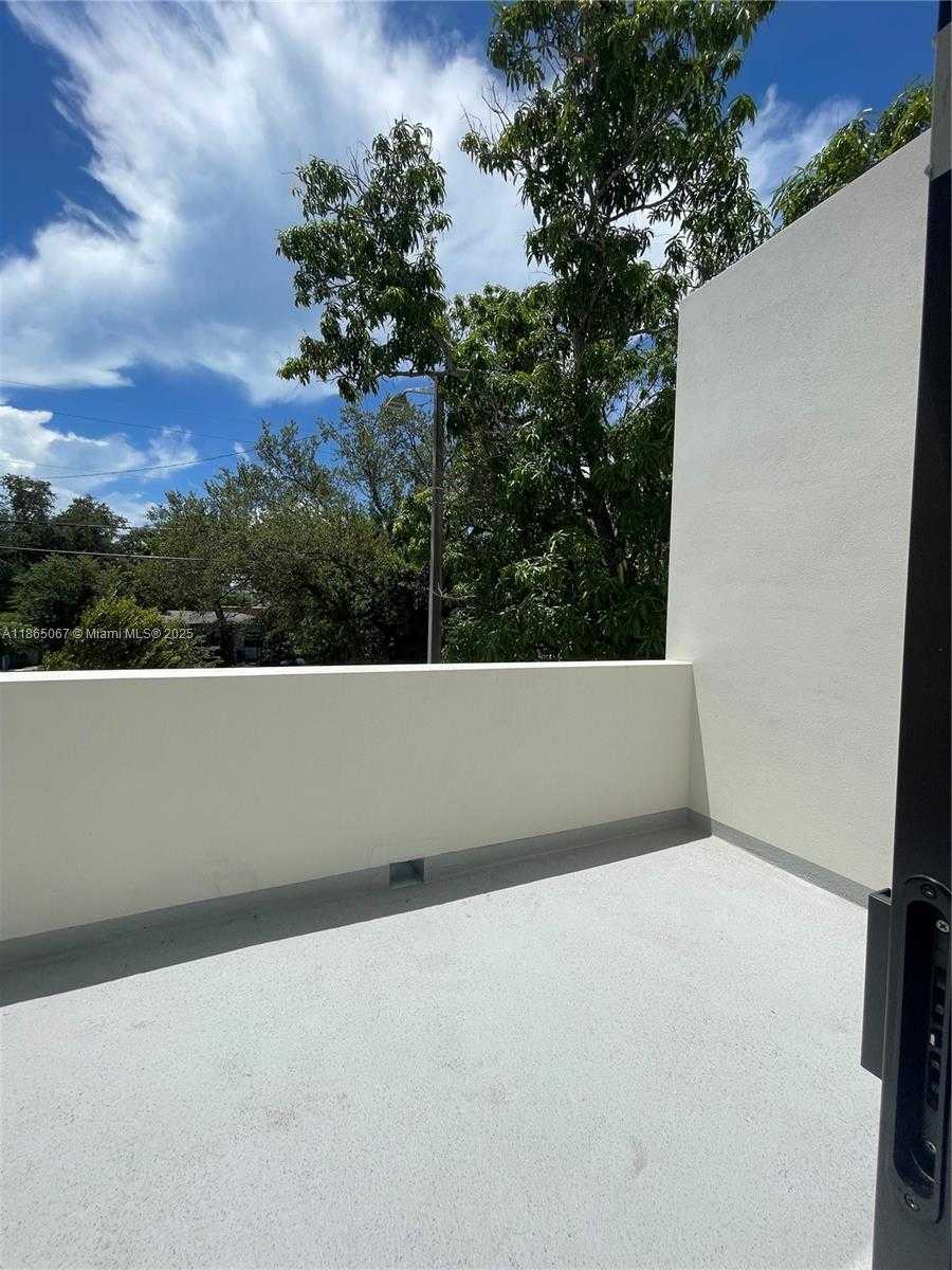 Small Image of 85 NORTH EAST 55TH ST #5, Miami Number 13