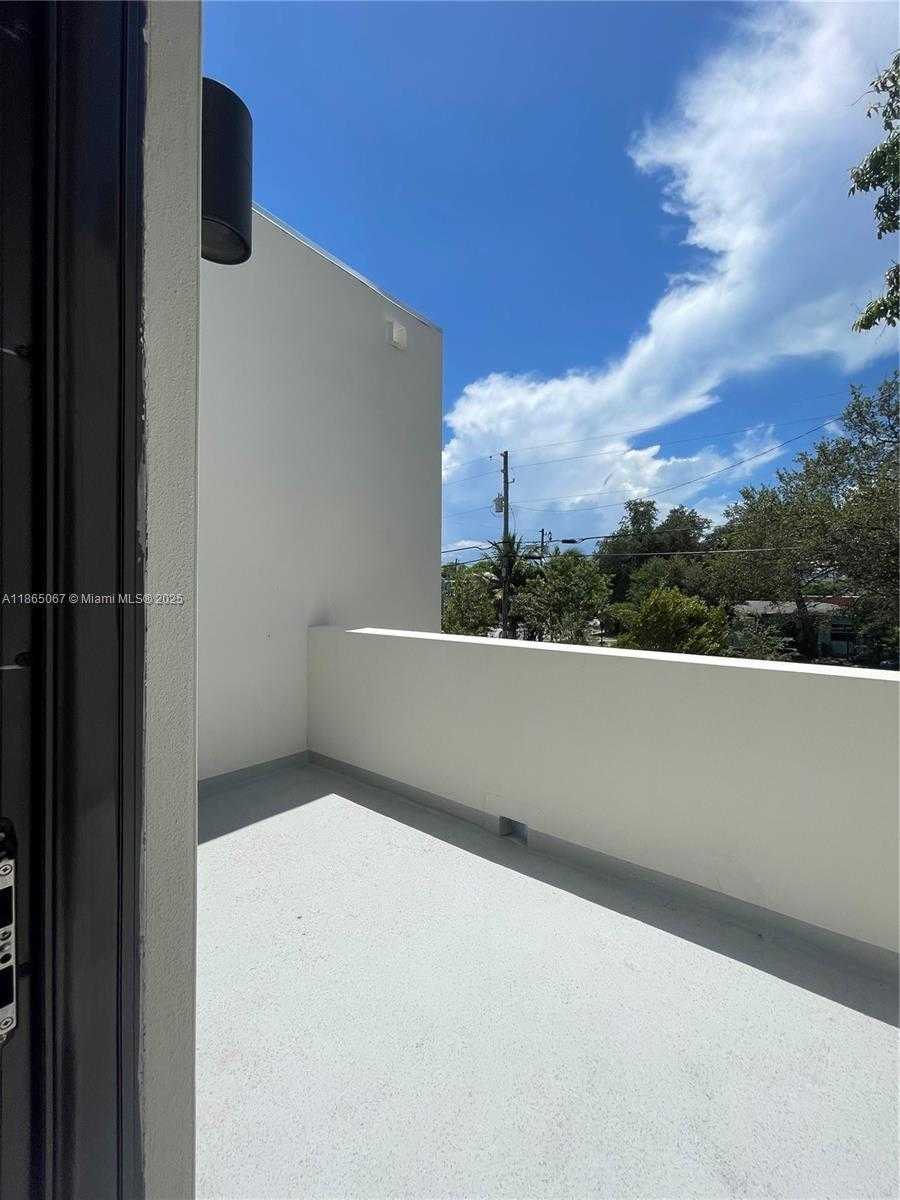 Small Image of 85 NORTH EAST 55TH ST #5, Miami Number 14