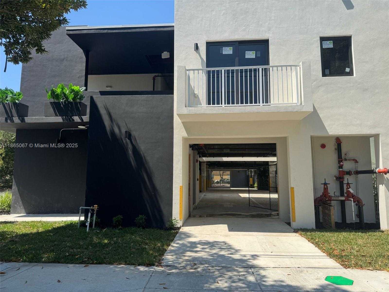 Small Image of 85 NORTH EAST 55TH ST #5, Miami Number 3