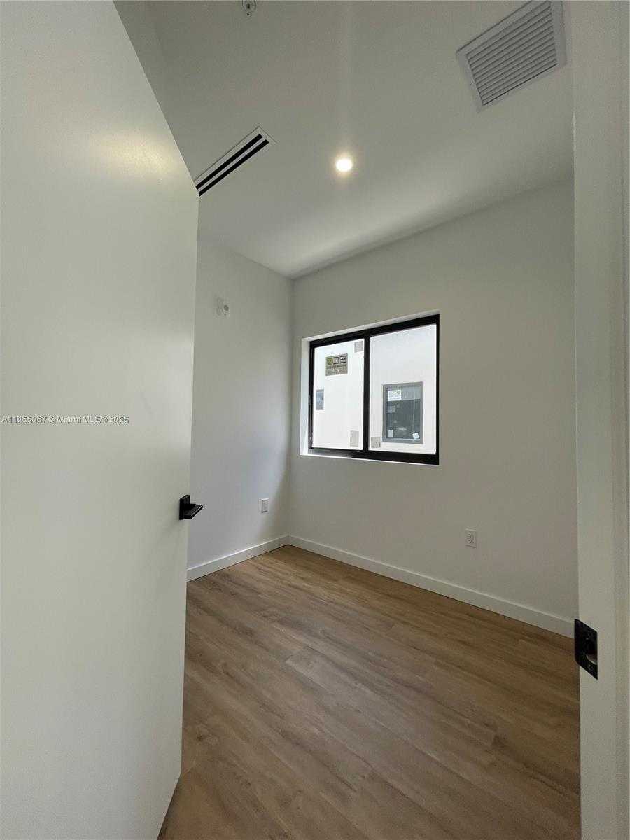 Small Image of 85 NORTH EAST 55TH ST #5, Miami Number 5