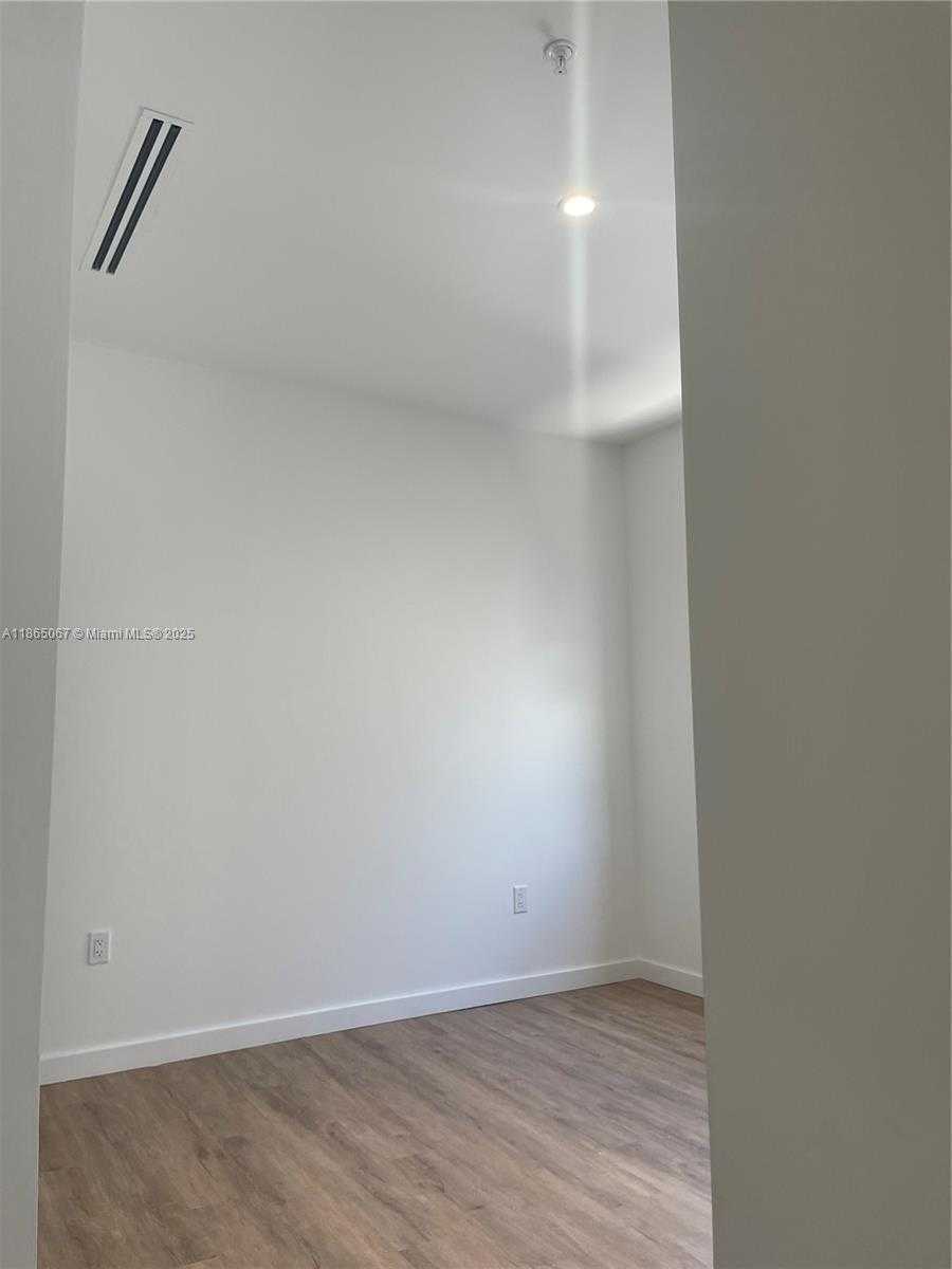 Small Image of 85 NORTH EAST 55TH ST #5, Miami Number 9