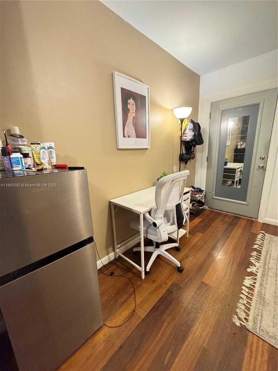 Small Image of 1568 PENNSYLVANIA AVE #311, Miami Beach Number 2