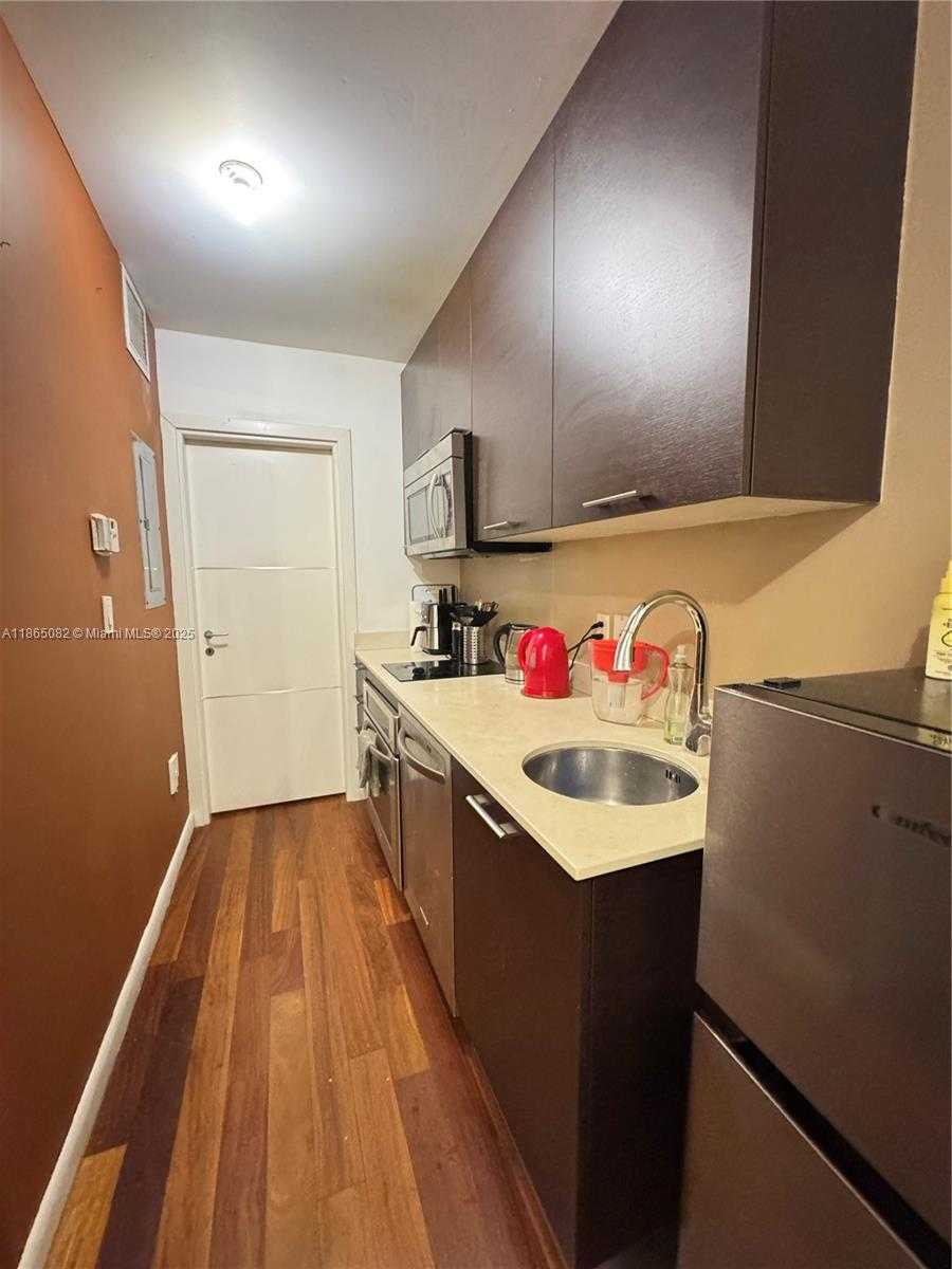 Small Image of 1568 PENNSYLVANIA AVE #311, Miami Beach Number 4