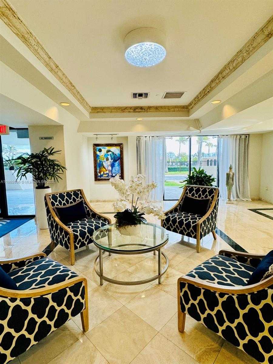 Small Image of 2625 COLLINS AVE #305, Miami Beach Number 17