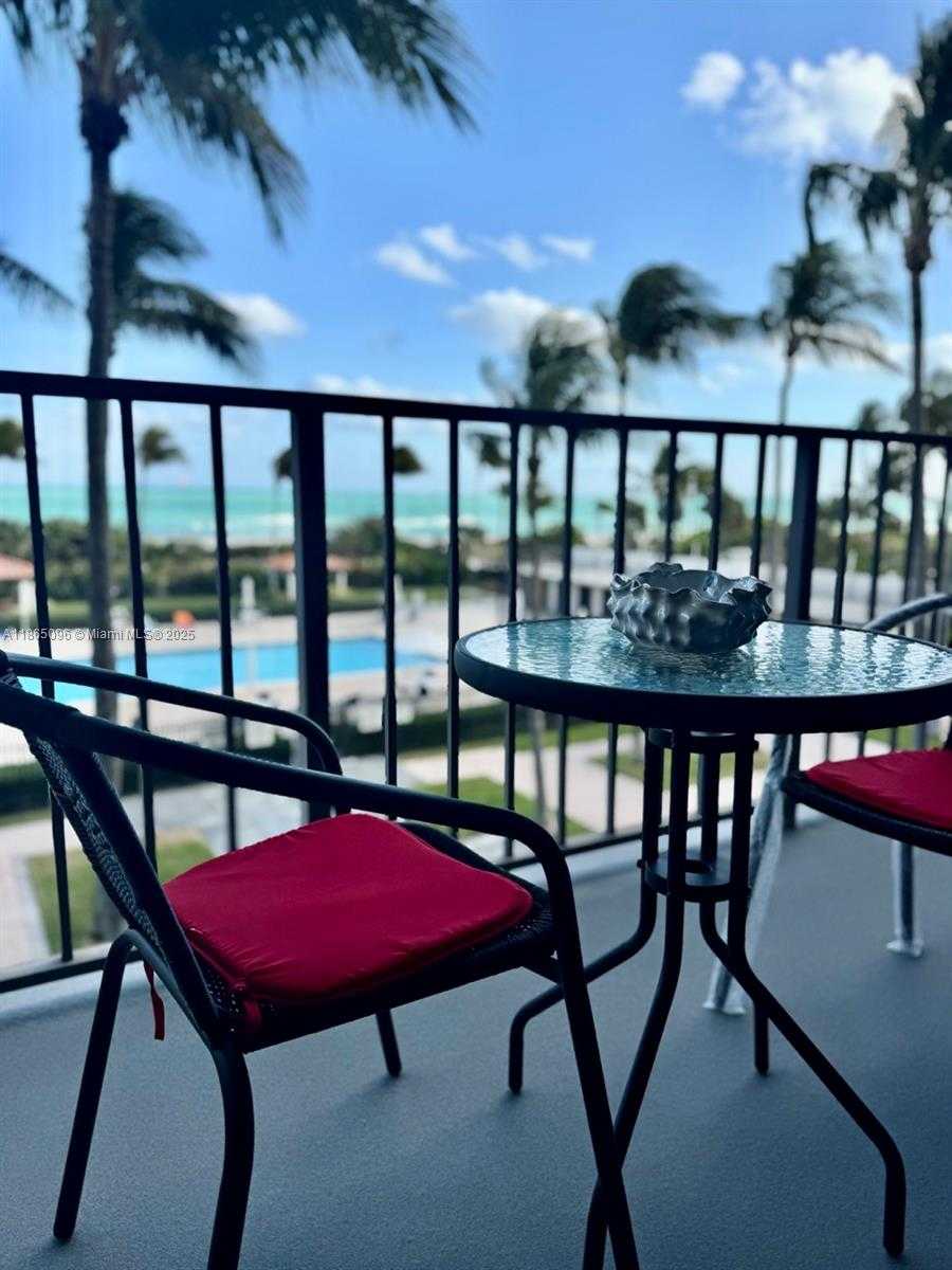 Small Image of 2625 COLLINS AVE #305, Miami Beach Number 3
