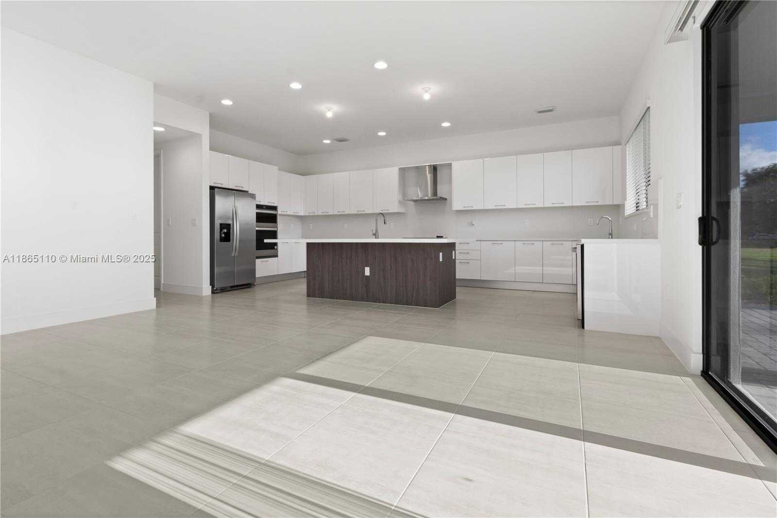 Small Image of 2391 SOUTH WEST 123RD TER, Davie Number 7