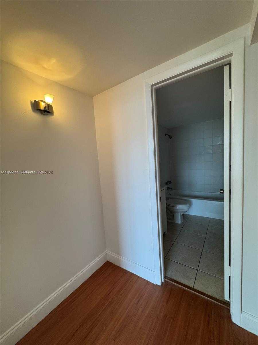 Small Image of 1080 94TH ST #407, Bay Harbor Islands Number 10