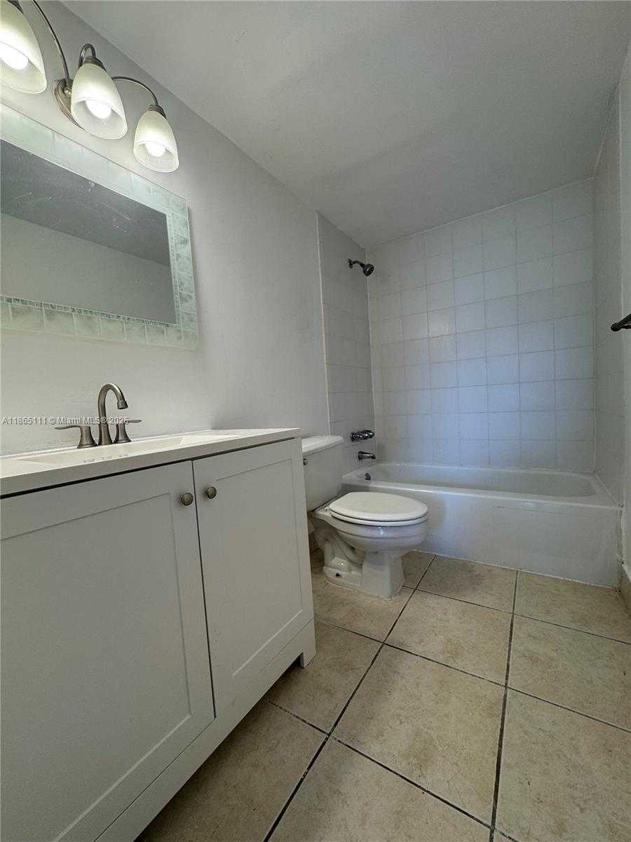 Small Image of 1080 94TH ST #407, Bay Harbor Islands Number 11