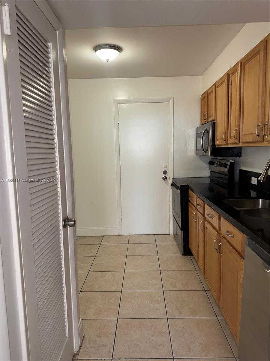 Small Image of 1080 94TH ST #407, Bay Harbor Islands Number 25