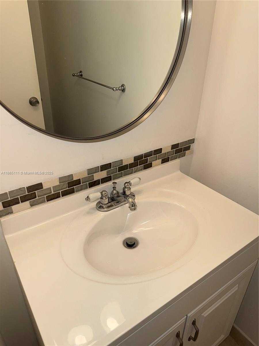 Small Image of 1080 94TH ST #407, Bay Harbor Islands Number 26