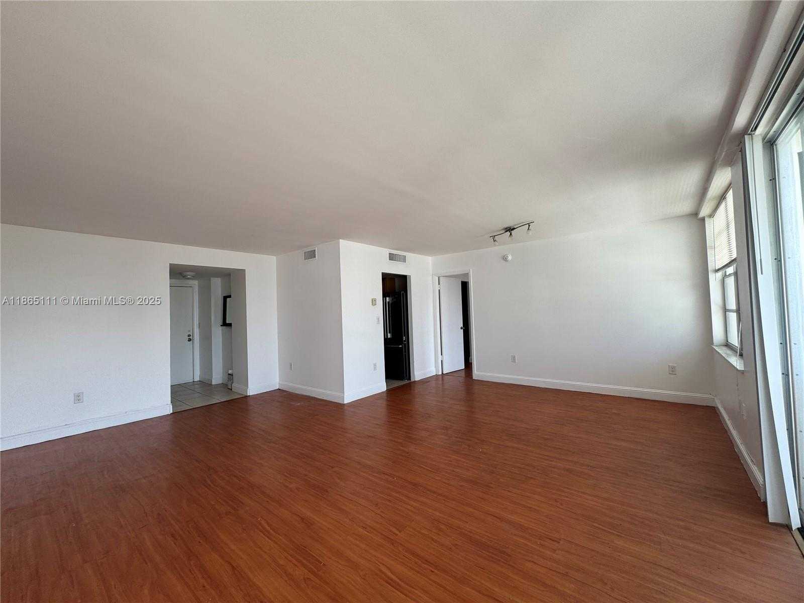 Small Image of 1080 94TH ST #407, Bay Harbor Islands Number 4