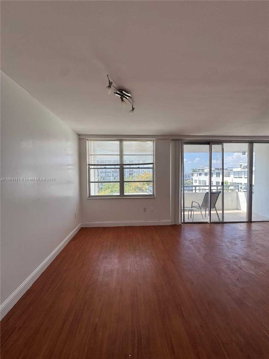 Small Image of 1080 94TH ST #407, Bay Harbor Islands Number 6