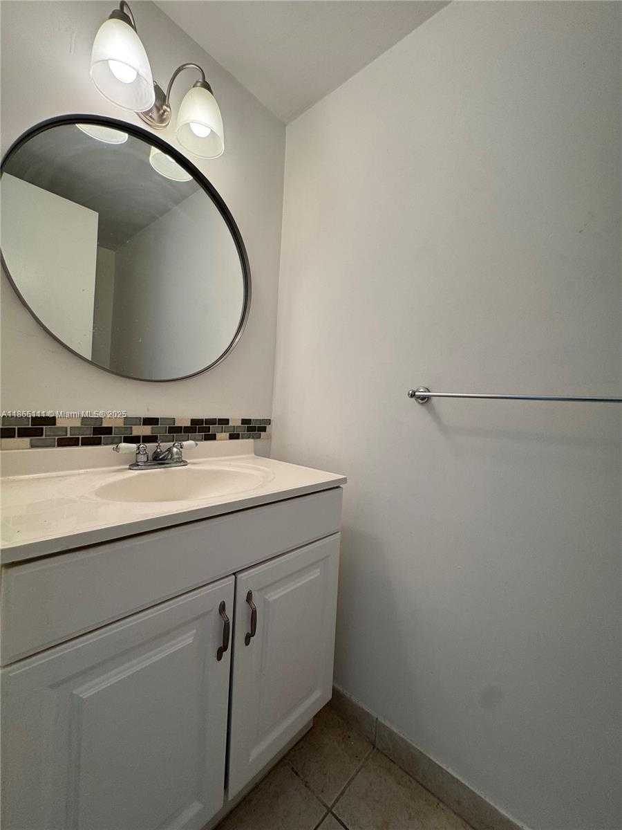 Small Image of 1080 94TH ST #407, Bay Harbor Islands Number 7