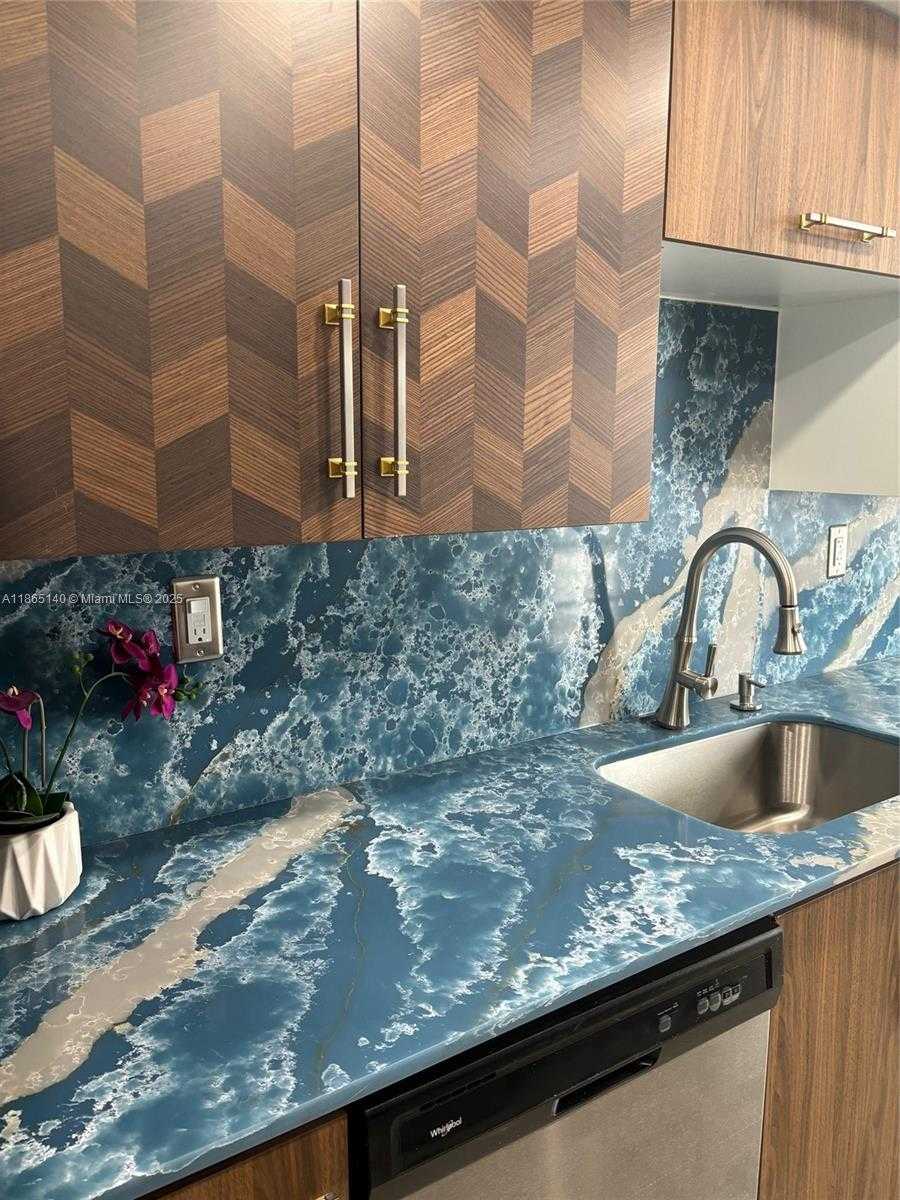Small Image of 18041 BISCAYNE BLVD #1401, Aventura Number 3