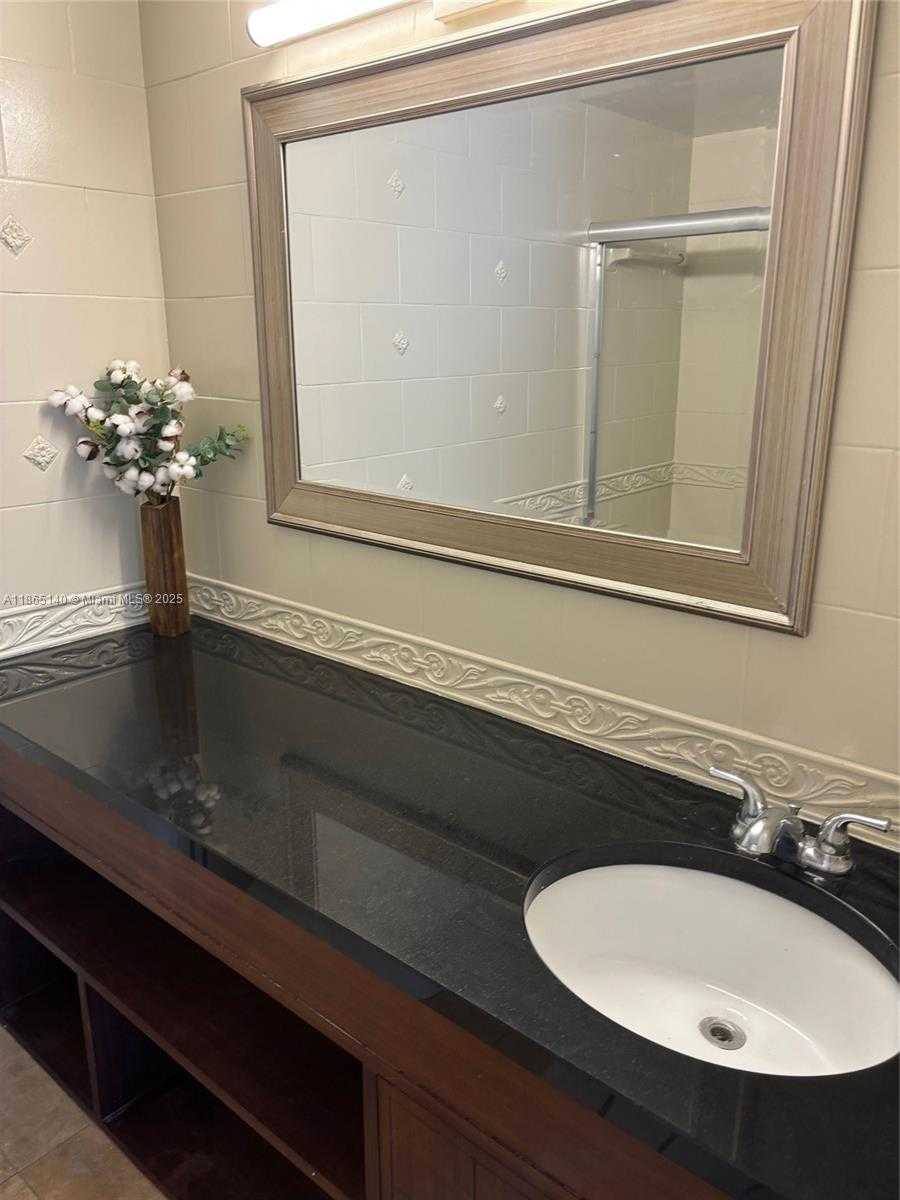 Small Image of 18041 BISCAYNE BLVD #1401, Aventura Number 6