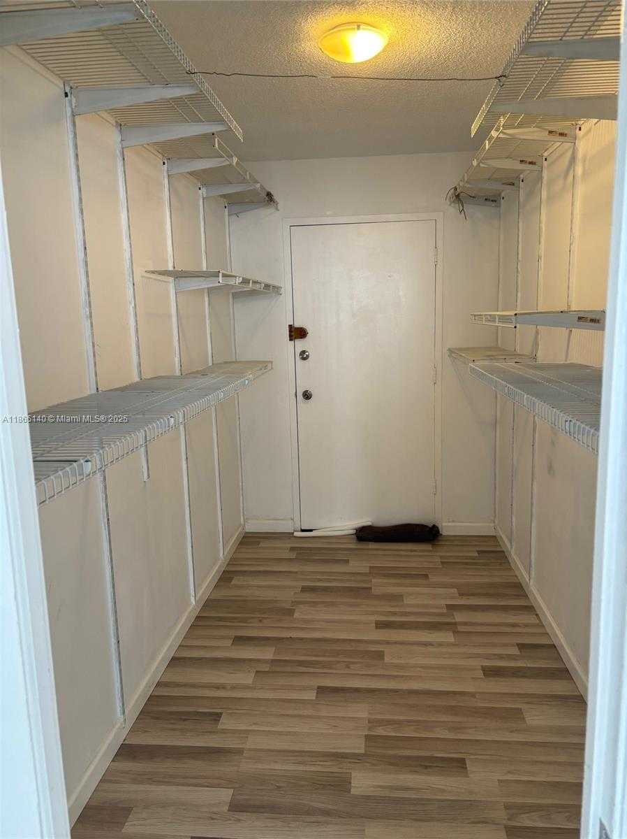 Small Image of 18041 BISCAYNE BLVD #1401, Aventura Number 9