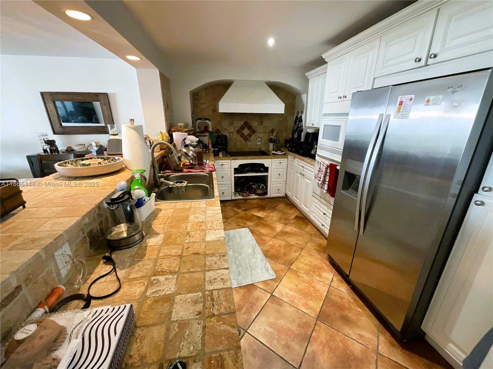 Small Image of 5701 COLLINS AVE #1201, Miami Beach Number 16