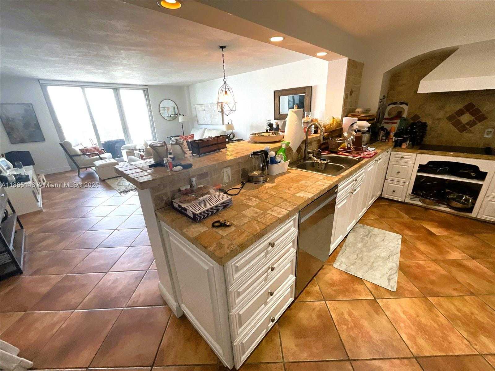 Small Image of 5701 COLLINS AVE #1201, Miami Beach Number 17