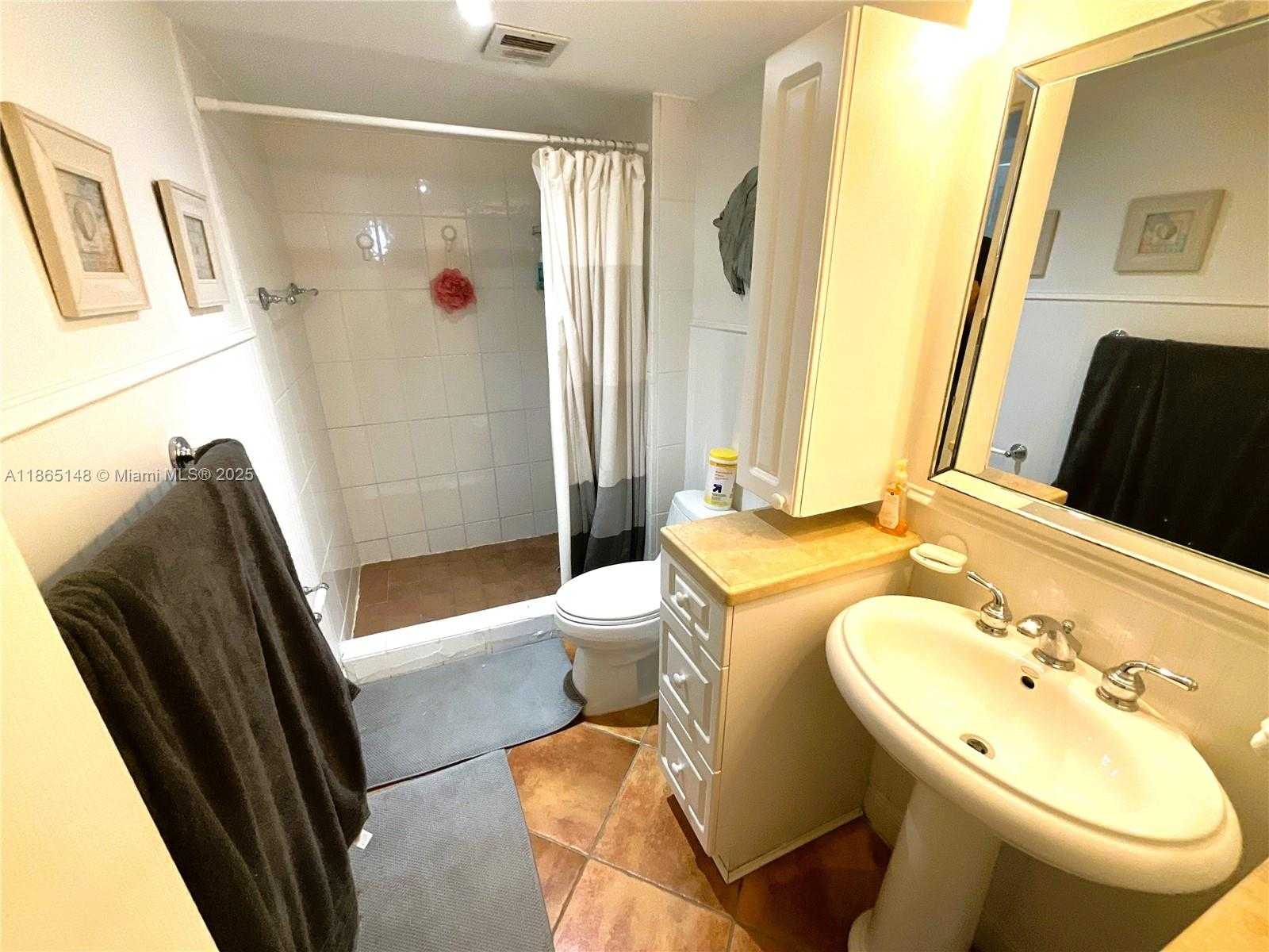 Small Image of 5701 COLLINS AVE #1201, Miami Beach Number 20
