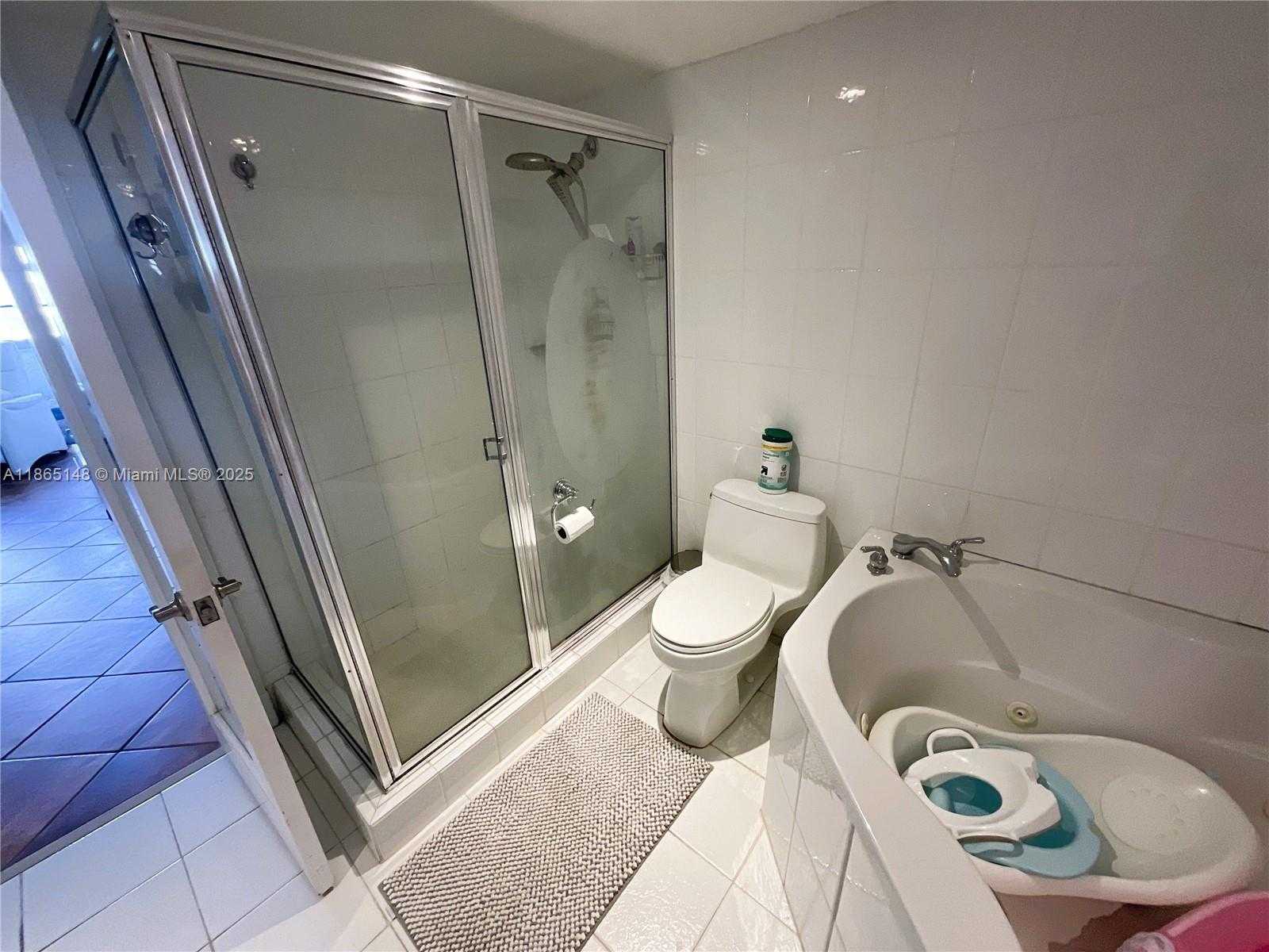 Small Image of 5701 COLLINS AVE #1201, Miami Beach Number 24