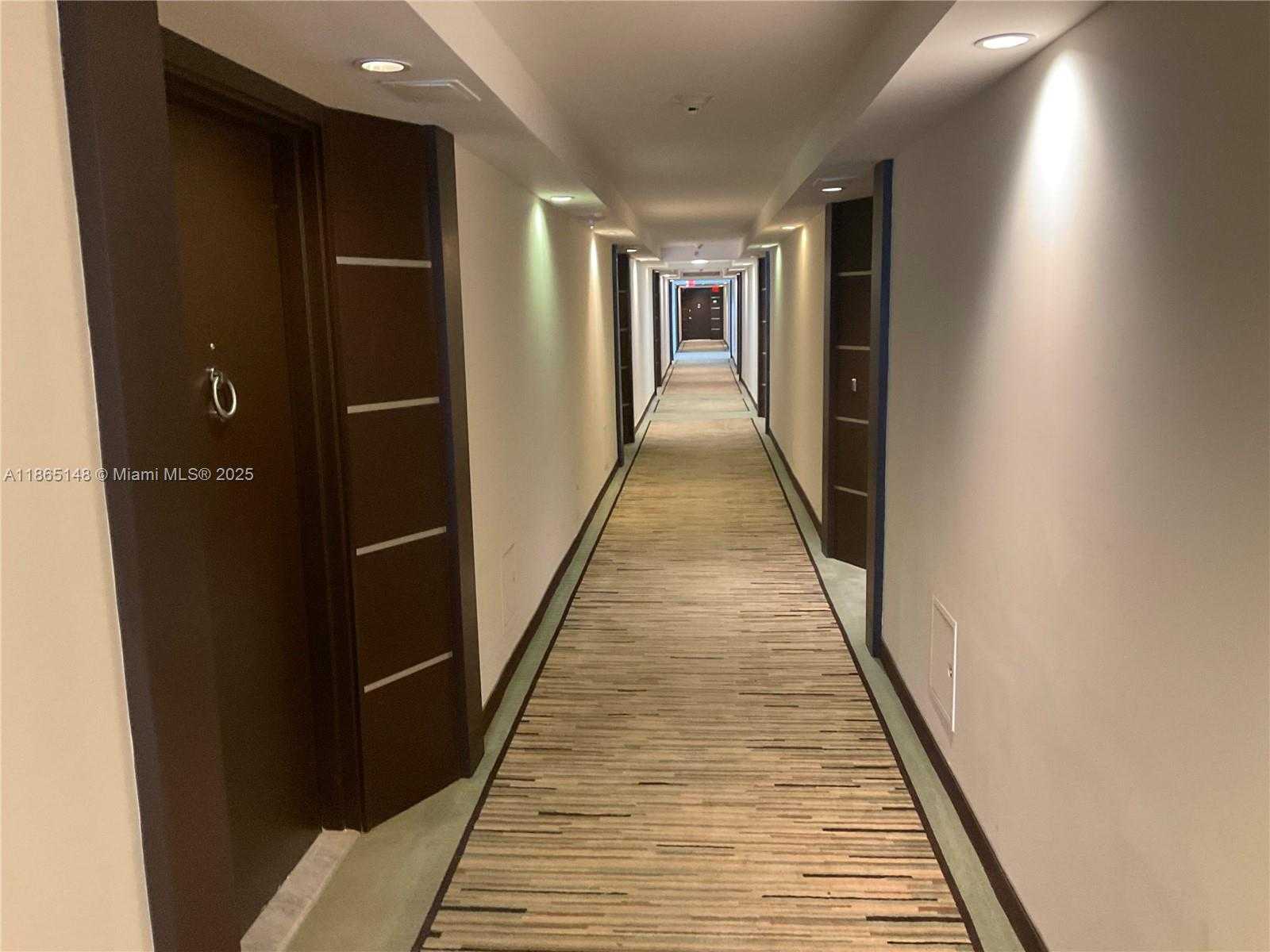 Small Image of 5701 COLLINS AVE #1201, Miami Beach Number 27