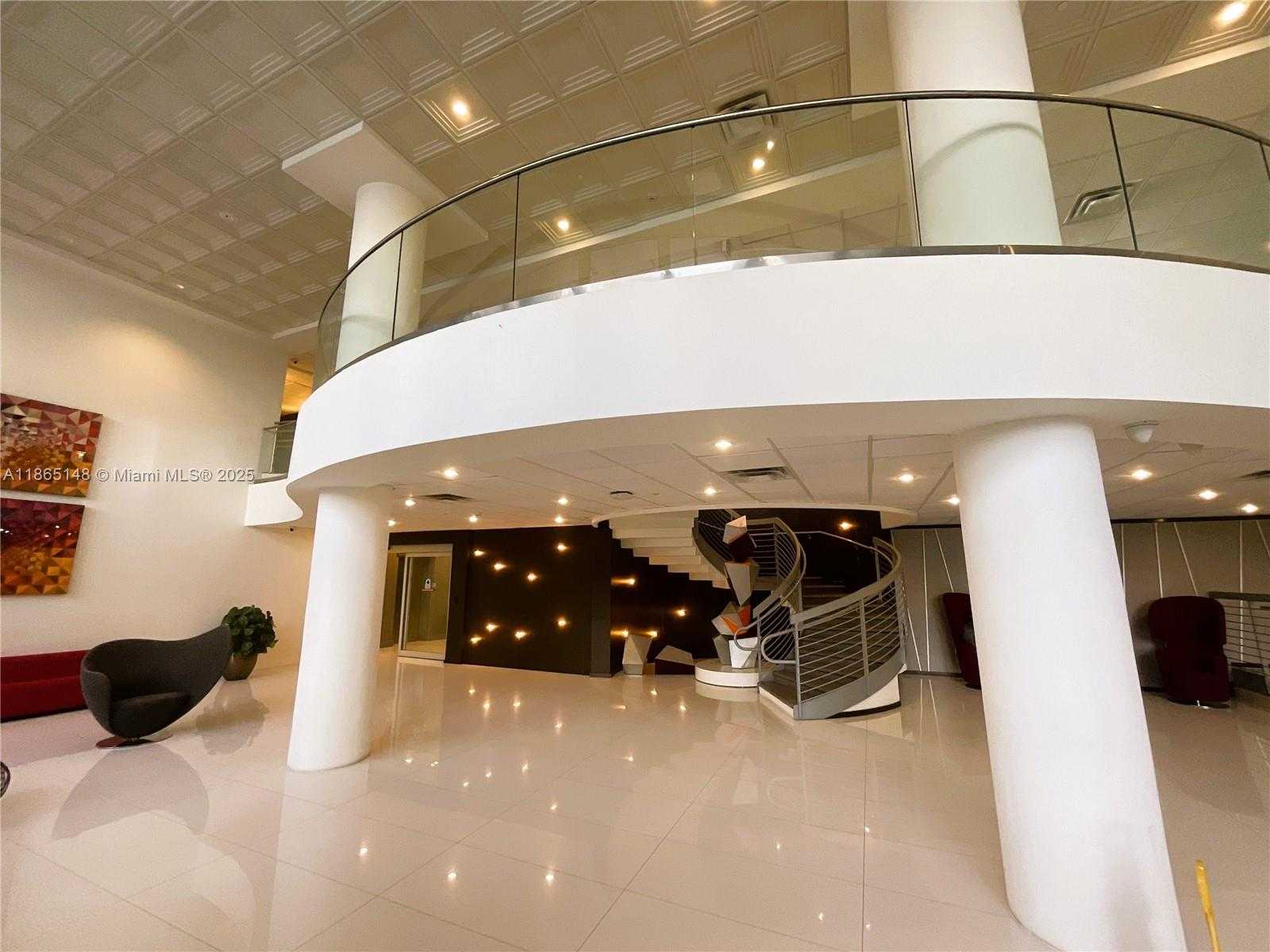 Small Image of 5701 COLLINS AVE #1201, Miami Beach Number 3