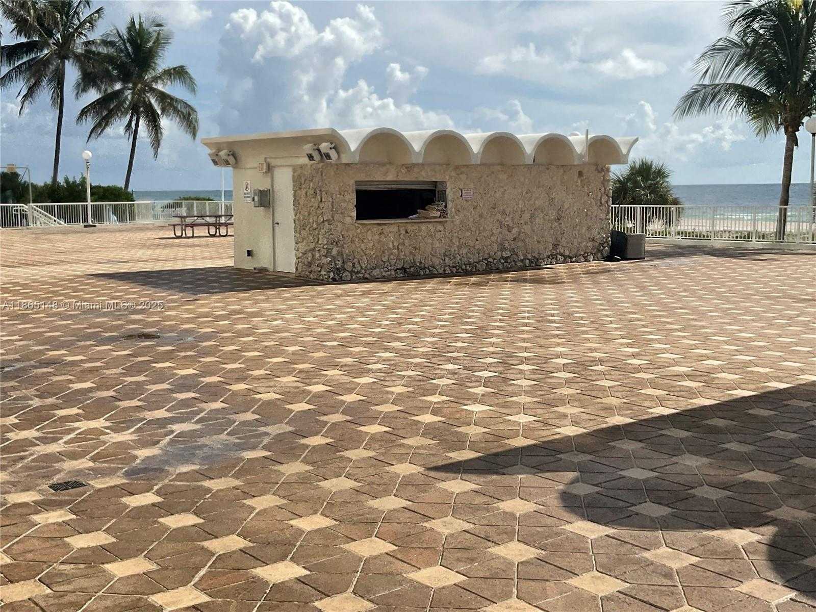 Small Image of 5701 COLLINS AVE #1201, Miami Beach Number 34