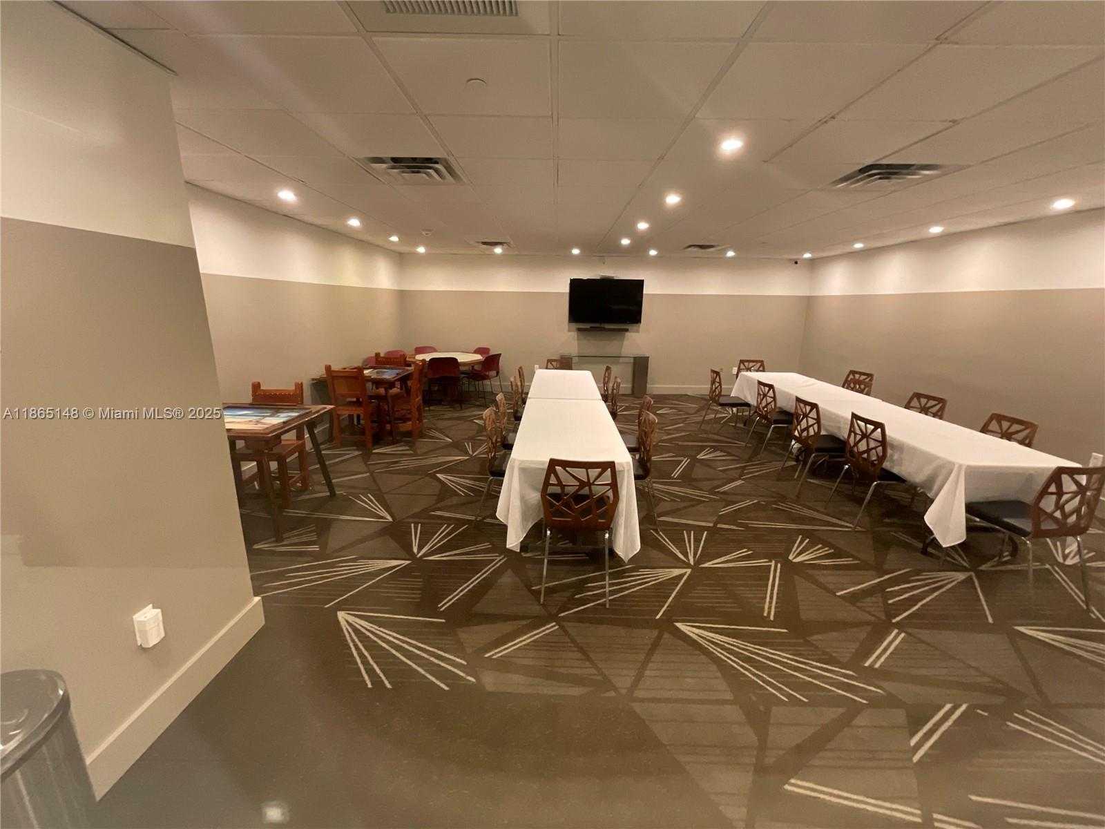 Small Image of 5701 COLLINS AVE #1201, Miami Beach Number 41