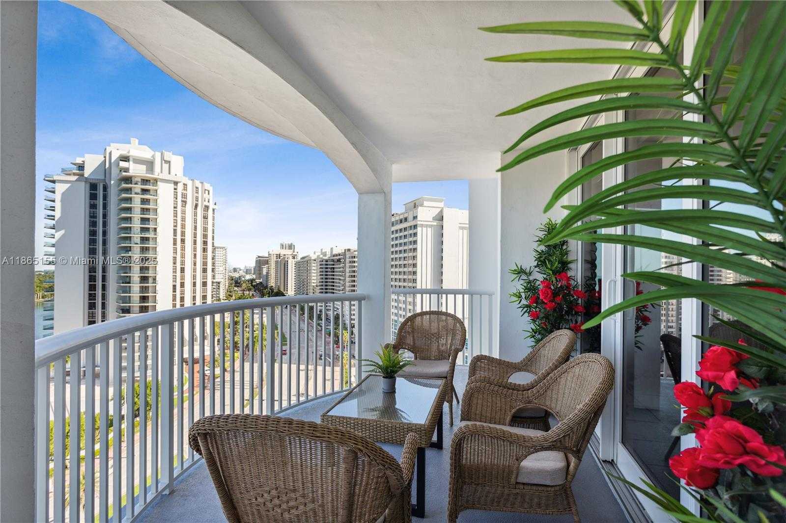 Small Image of 5401 COLLINS AVE #1020, Miami Beach Number 14