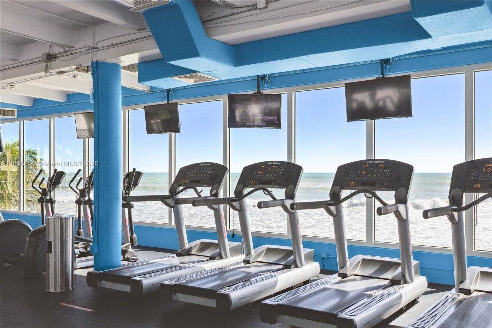 Small Image of 5401 COLLINS AVE #1020, Miami Beach Number 32