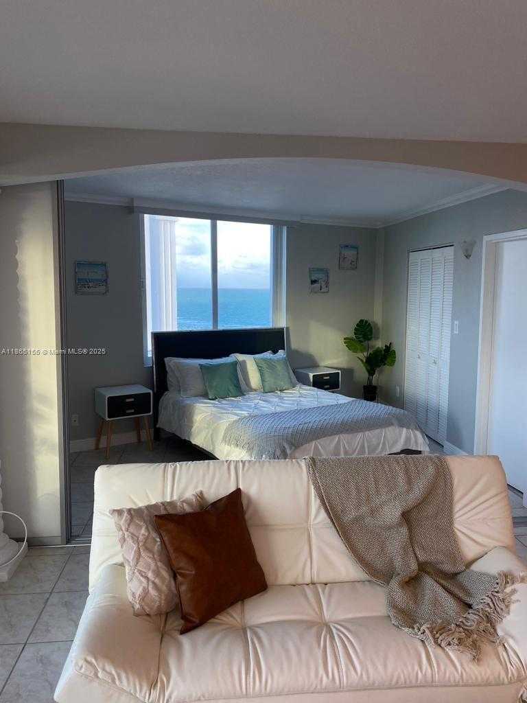 Small Image of 5401 COLLINS AVE #1020, Miami Beach Number 45