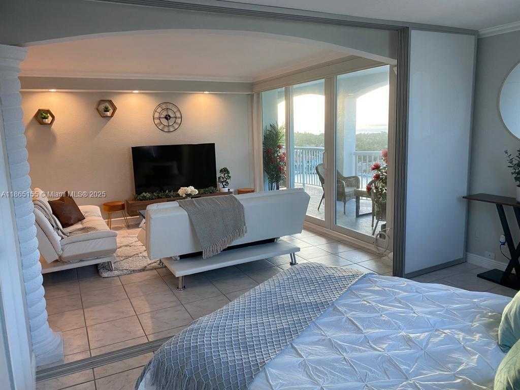 Small Image of 5401 COLLINS AVE #1020, Miami Beach Number 48