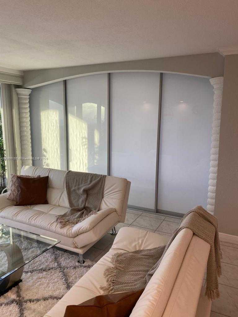 Small Image of 5401 COLLINS AVE #1020, Miami Beach Number 51