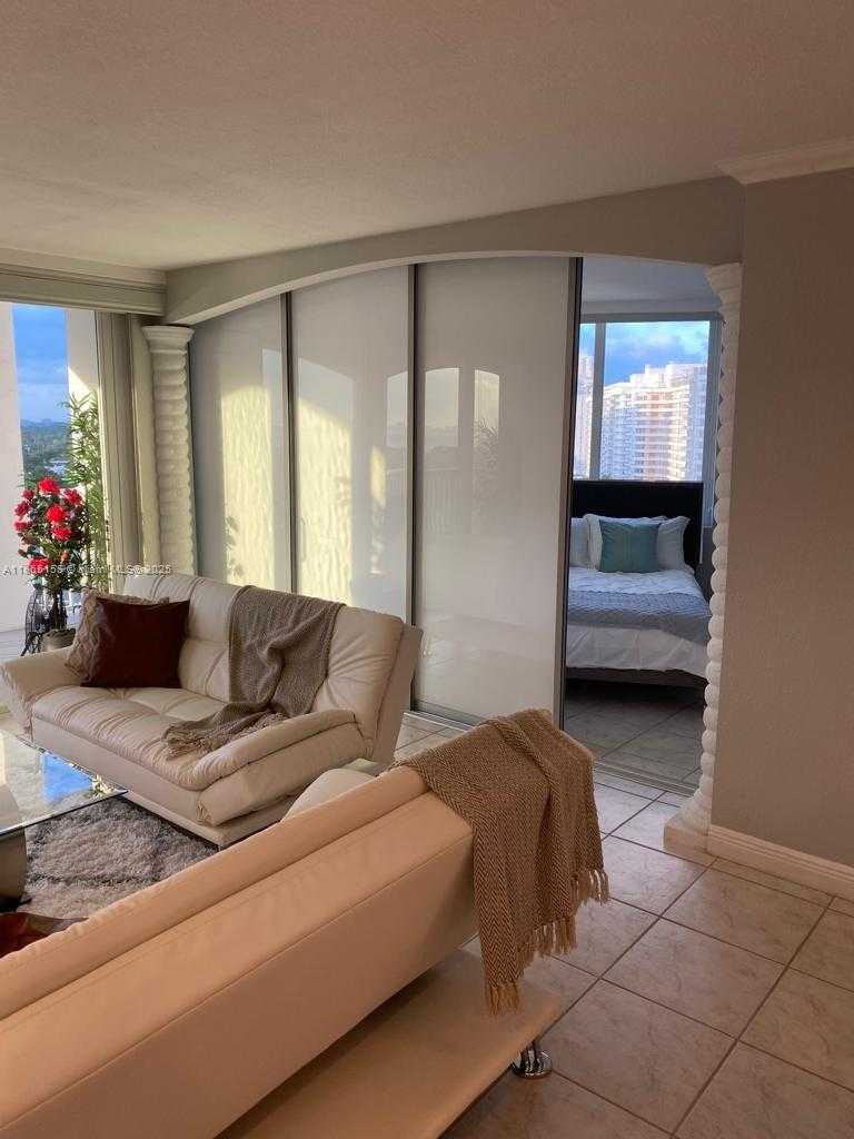 Small Image of 5401 COLLINS AVE #1020, Miami Beach Number 53