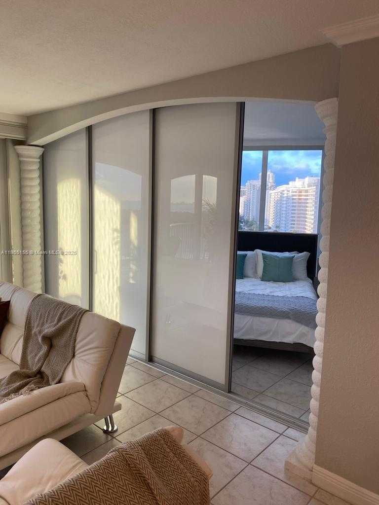 Small Image of 5401 COLLINS AVE #1020, Miami Beach Number 54