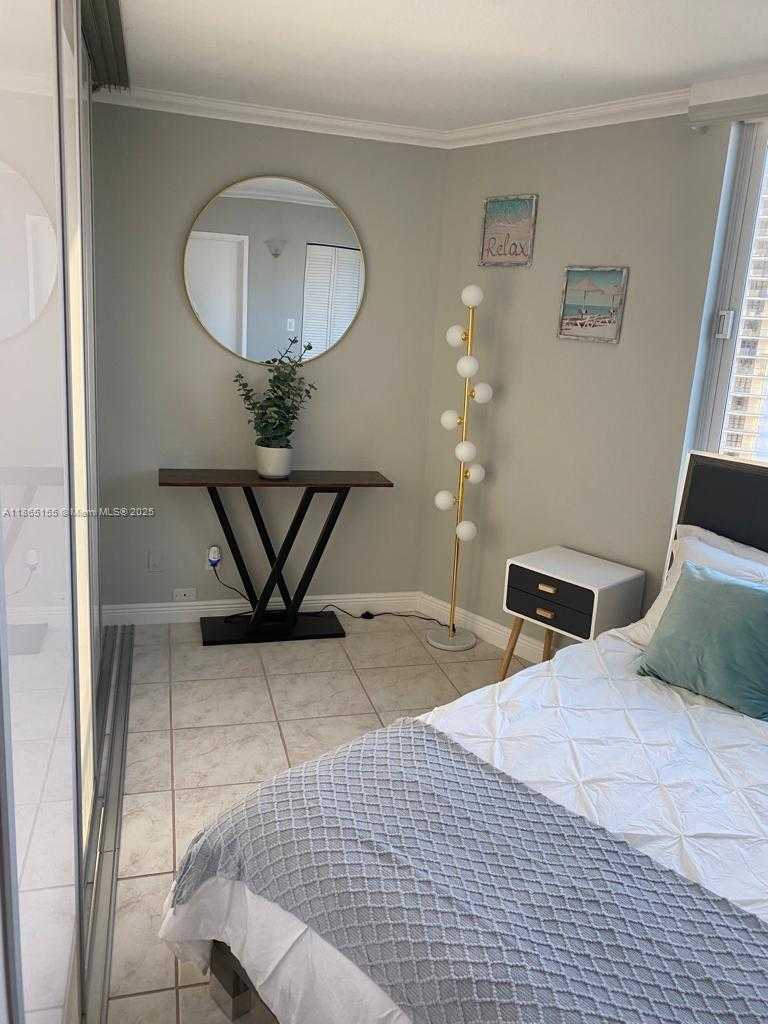 Small Image of 5401 COLLINS AVE #1020, Miami Beach Number 57