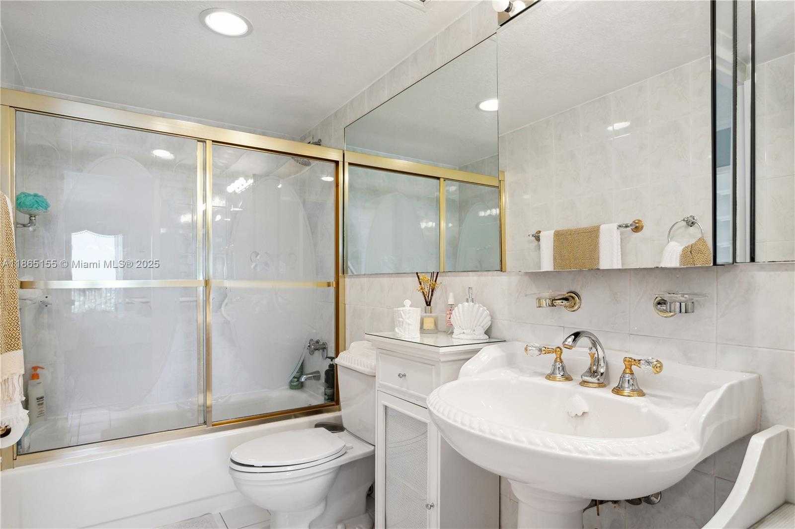 Small Image of 5401 COLLINS AVE #1020, Miami Beach Number 9