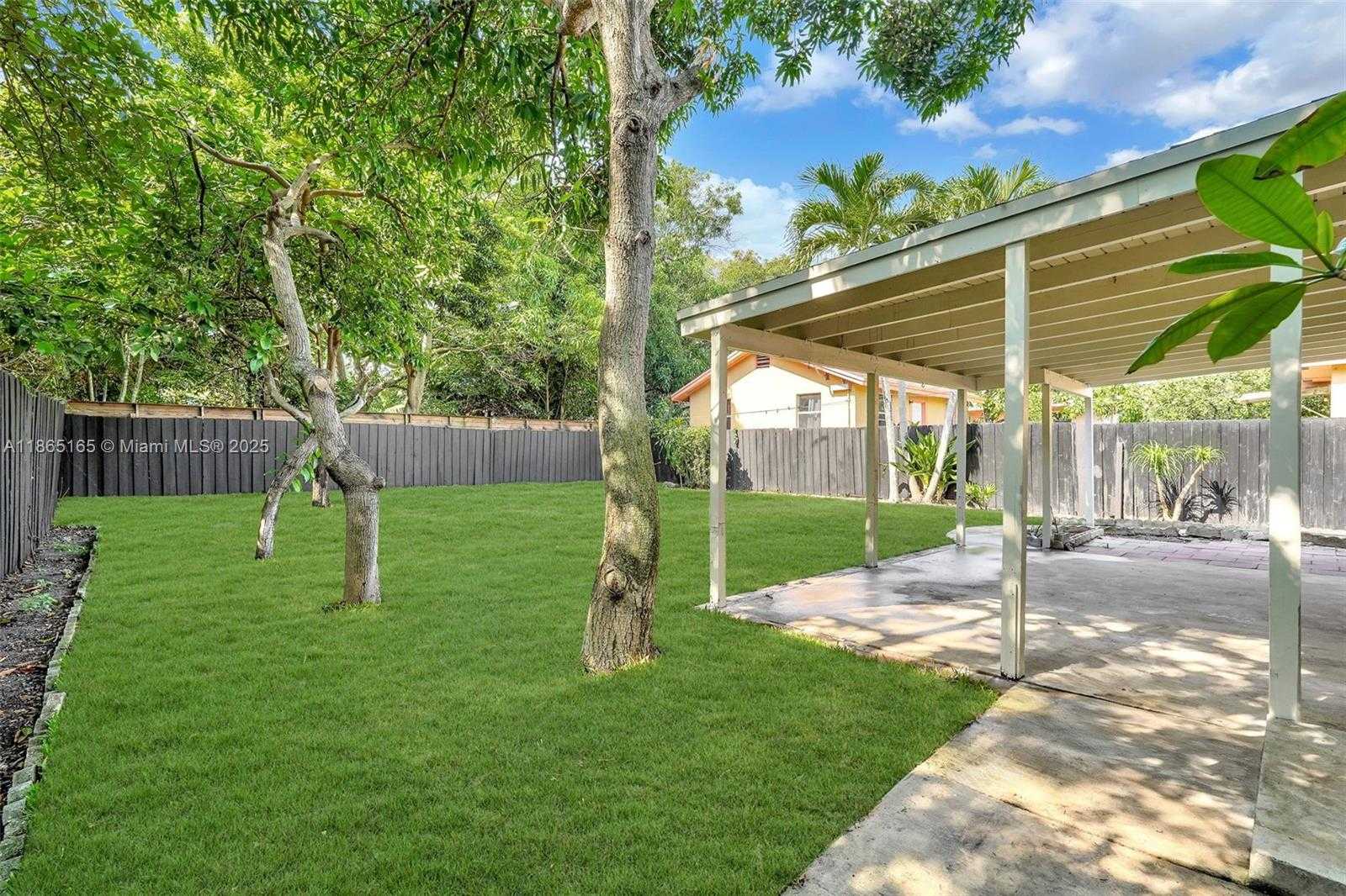 Small Image of 136 NORTH WEST 53, Miami Number 62