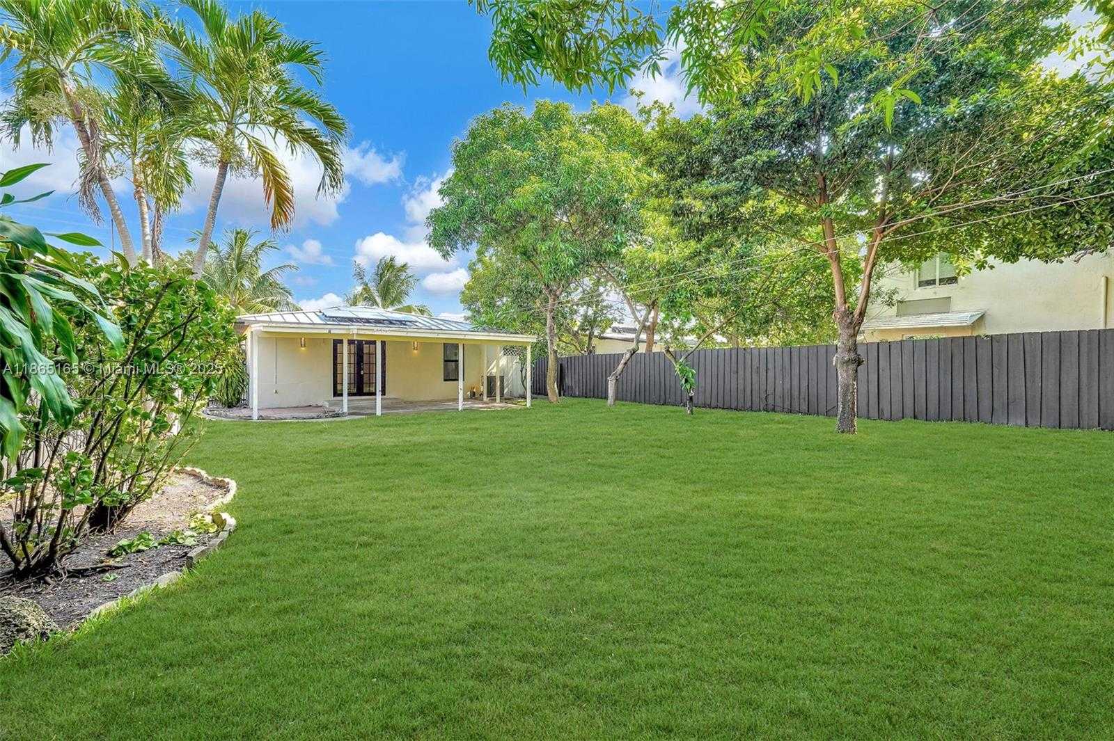 Small Image of 136 NORTH WEST 53, Miami Number 67